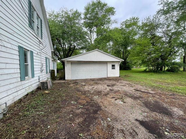 605 S Edwardsville Road, Worden, IL 62097