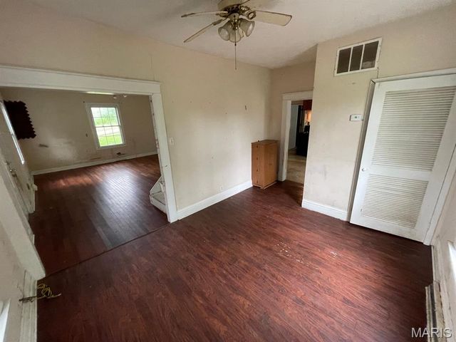 605 S Edwardsville Road, Worden, IL 62097
