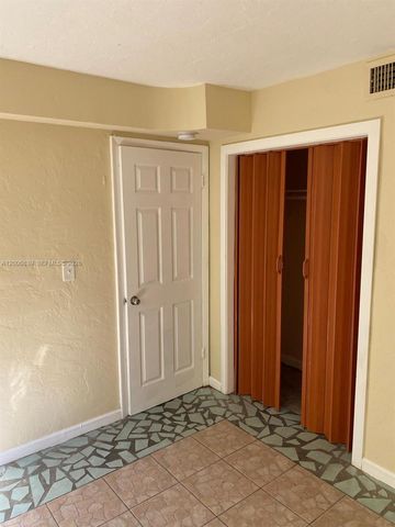 1319 NW 60th St 2, Miami, FL 33142