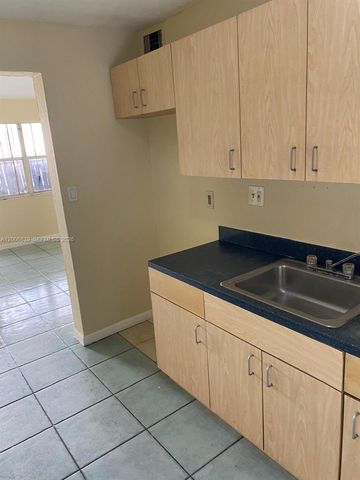 1319 NW 60th St 2, Miami, FL 33142