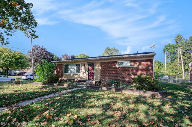 22811 N Brookside Drive, Dearborn Heights, MI 48125