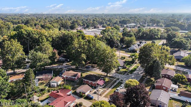 22811 N Brookside Drive, Dearborn Heights, MI 48125