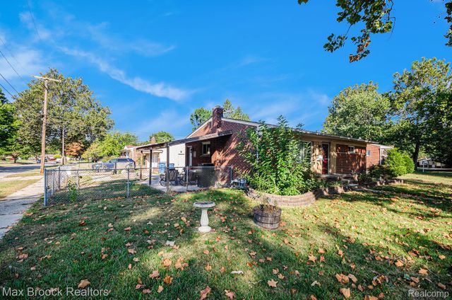 22811 N Brookside Drive, Dearborn Heights, MI 48125