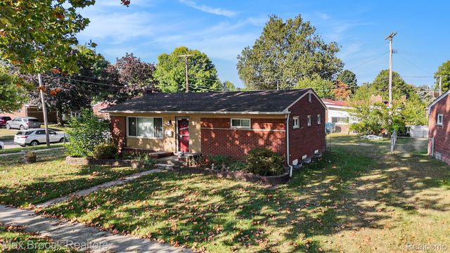 22811 N Brookside Drive, Dearborn Heights, MI 48125