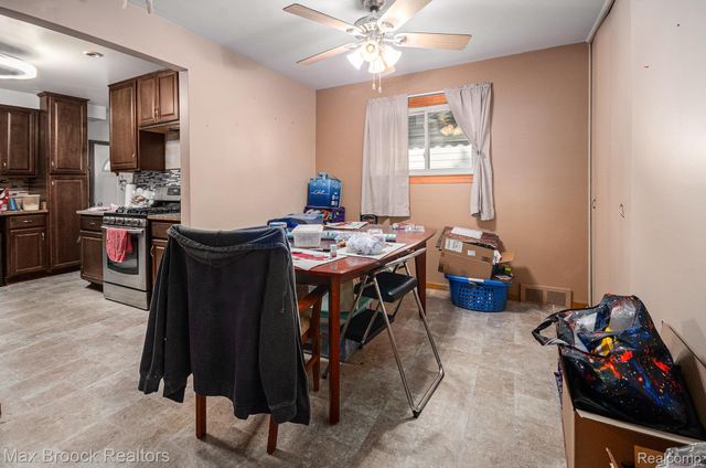 22811 N Brookside Drive, Dearborn Heights, MI 48125