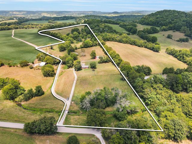1367 Diana Rd, Cornersville, TN 37047