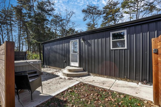 18682 Griffith Road, Logan, OH 43138