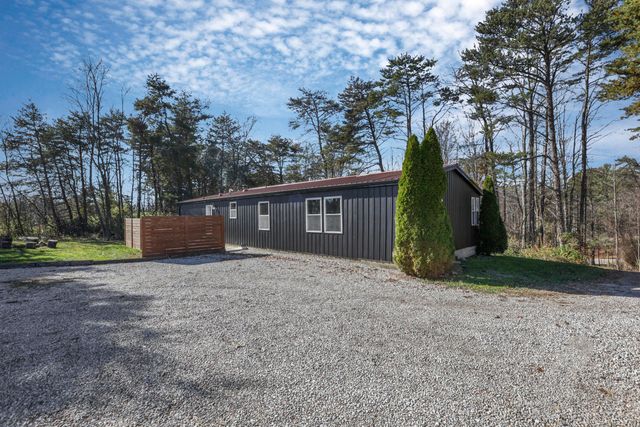 18682 Griffith Road, Logan, OH 43138