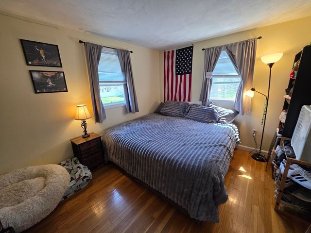 19 Bowdoin Dr, Milford, MA 01757