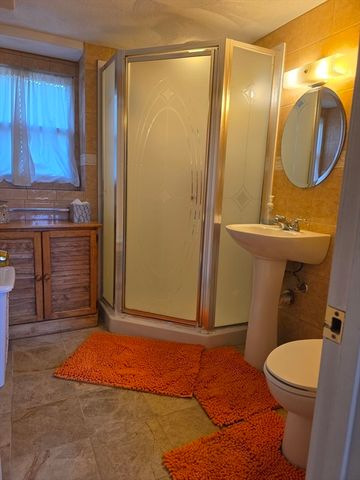 19 Bowdoin Dr, Milford, MA 01757