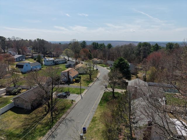 19 Bowdoin Dr, Milford, MA 01757