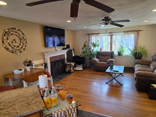 19 Bowdoin Dr, Milford, MA 01757