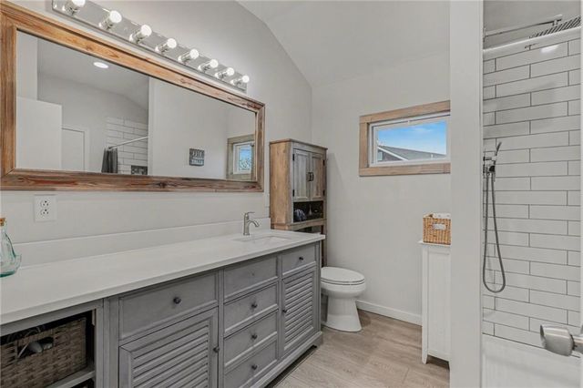 77 R Street, Lee's Summit, MO 64086