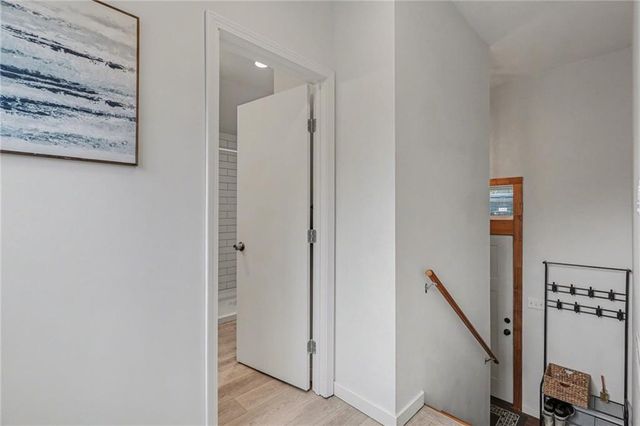 77 R Street, Lee's Summit, MO 64086