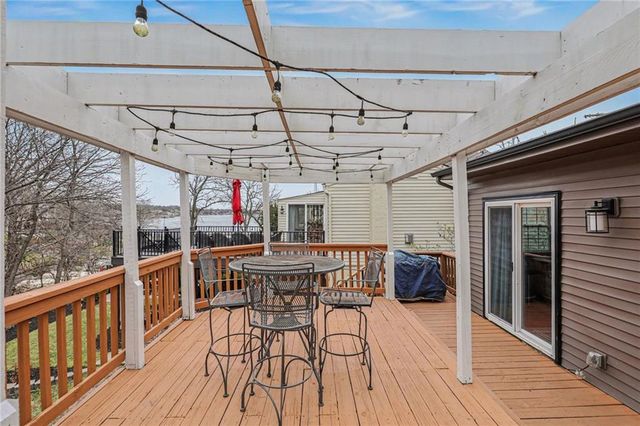 77 R Street, Lee's Summit, MO 64086