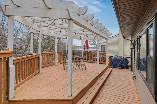 77 R Street, Lee's Summit, MO 64086