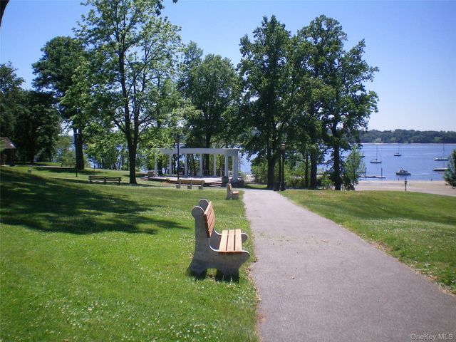 22 Town Path 2, Glen Cove, NY 11542