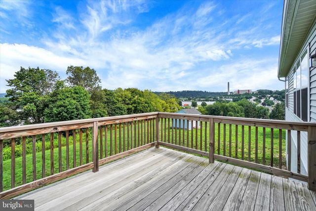 613 RISHEL DR, York, PA 17406