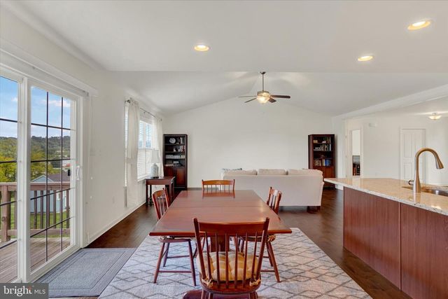 613 RISHEL DR, York, PA 17406