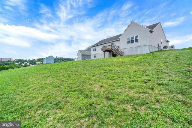 613 RISHEL DR, York, PA 17406