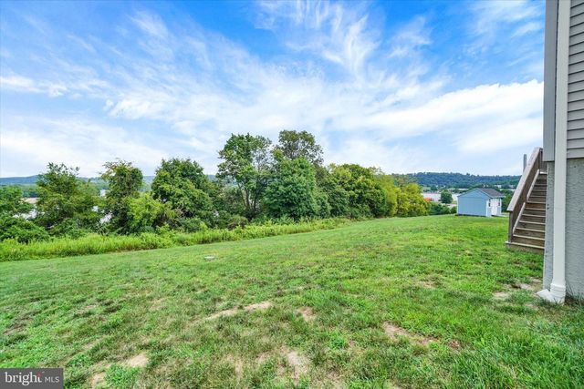 613 RISHEL DR, York, PA 17406