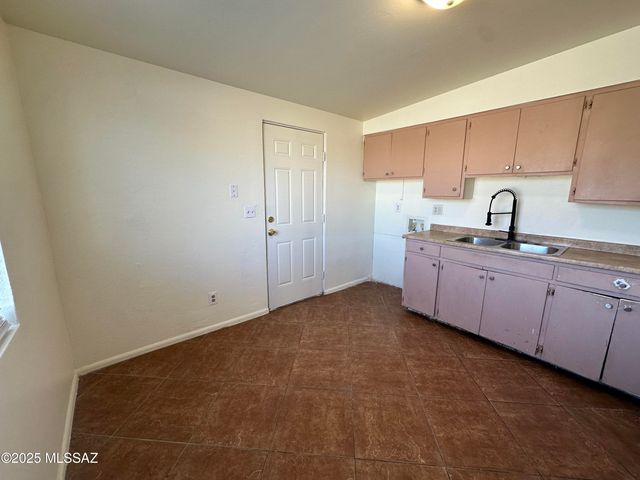 2812 N Fontana Avenue, Tucson, AZ 85705