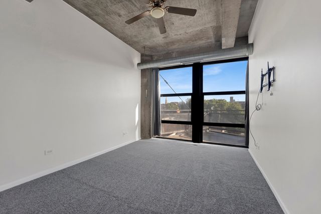 1000 W 15th Street 326, Chicago, IL 60608