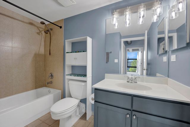 1000 W 15th Street 326, Chicago, IL 60608