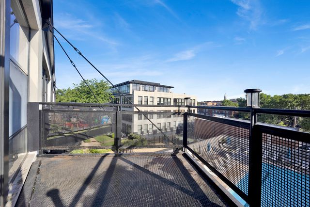 1000 W 15th Street 326, Chicago, IL 60608