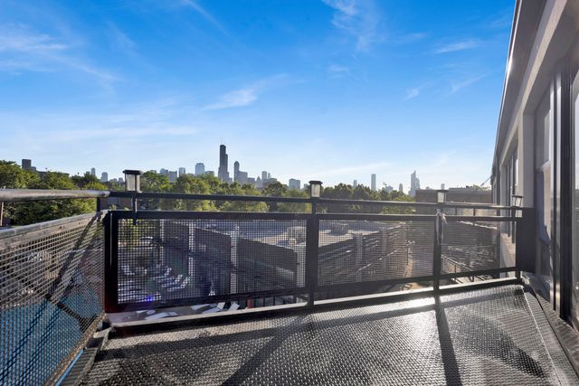 1000 W 15th Street 326, Chicago, IL 60608