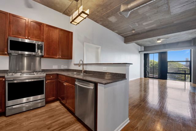 1000 W 15th Street 326, Chicago, IL 60608