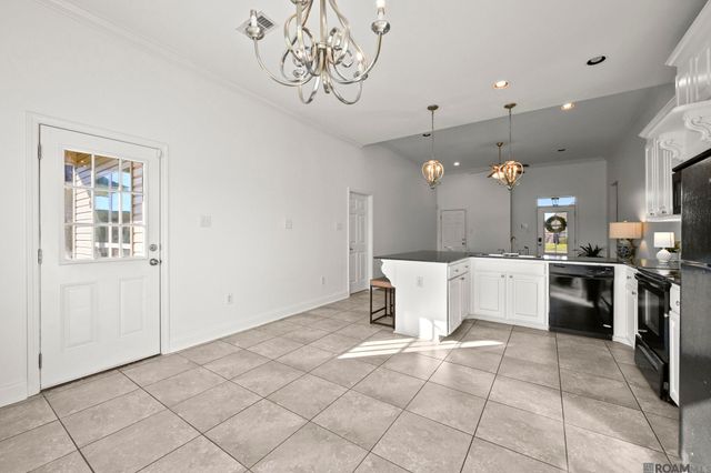 25350 White Lake Ave, Livingston, LA 70754