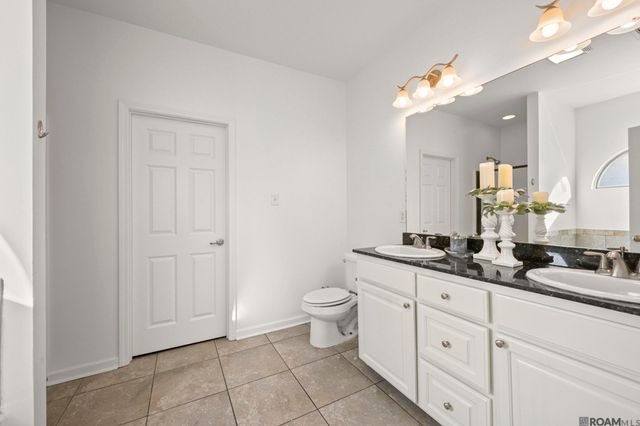 25350 White Lake Ave, Livingston, LA 70754