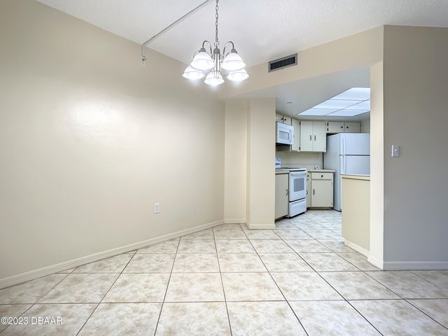 1 Oceans West Blvd Apt 1A5, Daytona Beach Shores, FL 32118