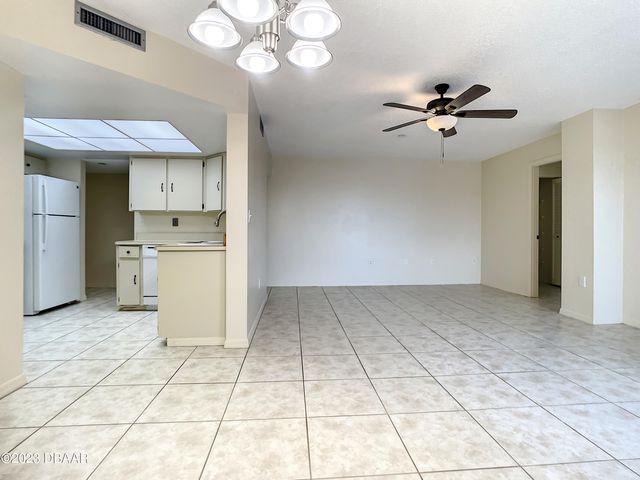 1 Oceans West Blvd Apt 1A5, Daytona Beach Shores, FL 32118