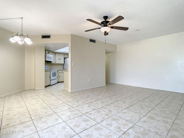 1 Oceans West Blvd Apt 1A5, Daytona Beach Shores, FL 32118