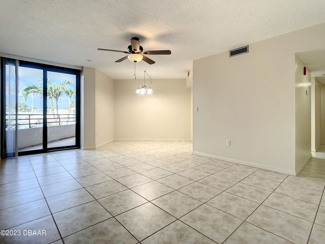 1 Oceans West Blvd Apt 1A5, Daytona Beach Shores, FL 32118