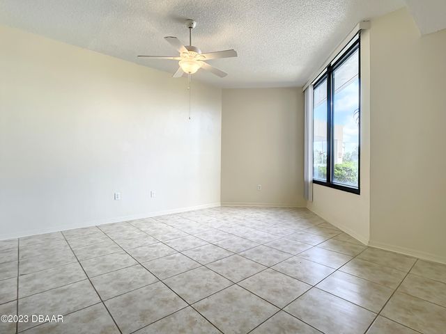 1 Oceans West Blvd Apt 1A5, Daytona Beach Shores, FL 32118