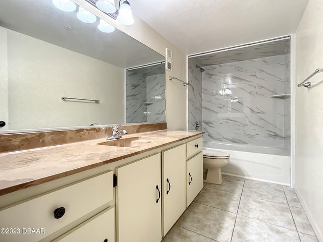 1 Oceans West Blvd Apt 1A5, Daytona Beach Shores, FL 32118
