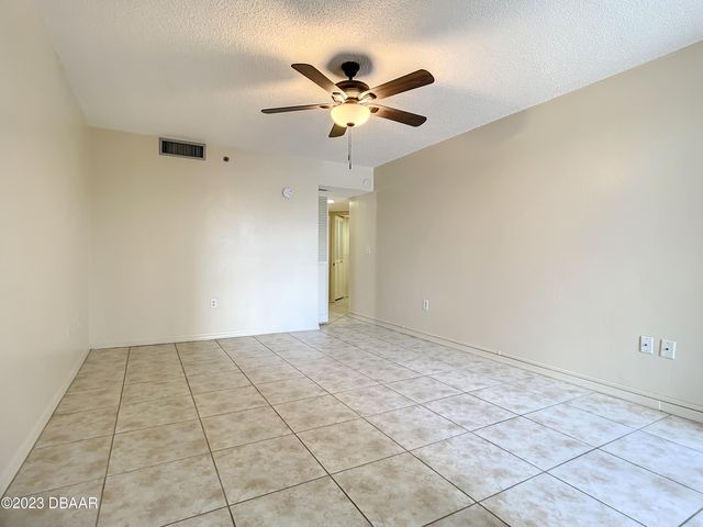 1 Oceans West Blvd Apt 1A5, Daytona Beach Shores, FL 32118
