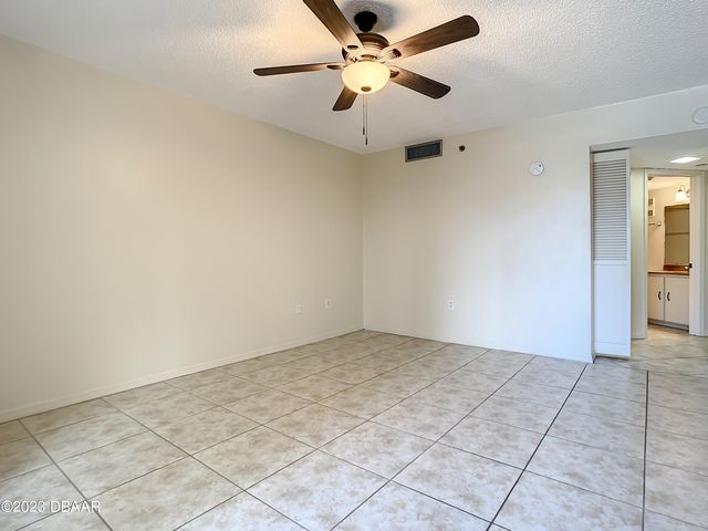 1 Oceans West Blvd Apt 1A5, Daytona Beach Shores, FL 32118