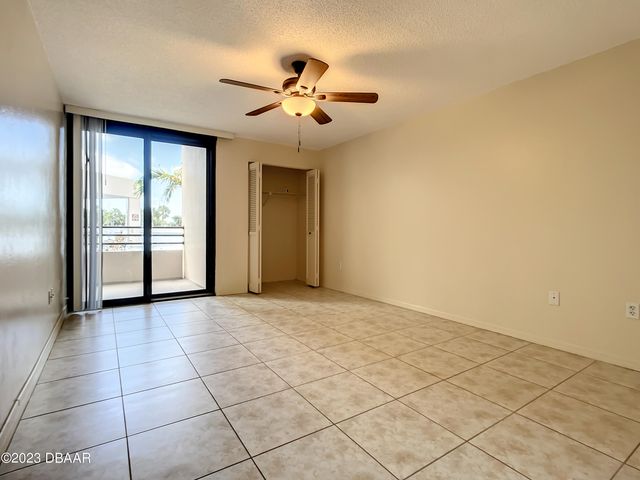 1 Oceans West Blvd Apt 1A5, Daytona Beach Shores, FL 32118