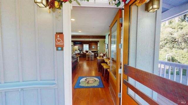 380-378 Bohemian Hwy, Freestone, CA 95472