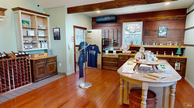 380-378 Bohemian Hwy, Freestone, CA 95472