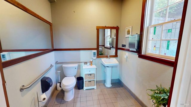 380-378 Bohemian Hwy, Freestone, CA 95472