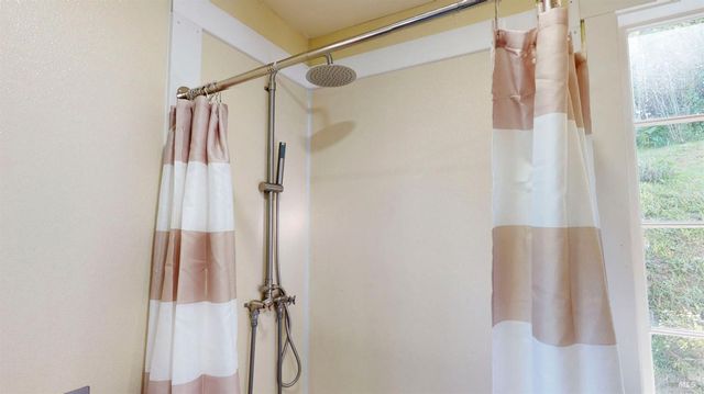 380-378 Bohemian Hwy, Freestone, CA 95472