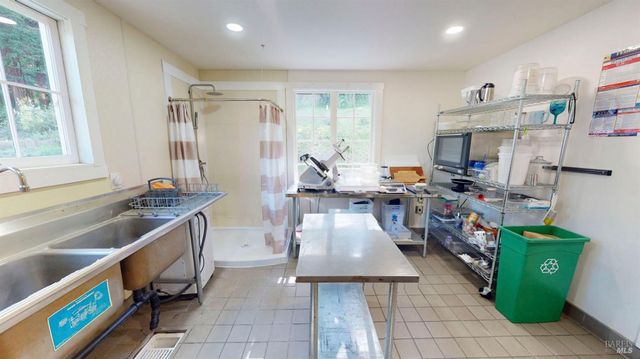 380-378 Bohemian Hwy, Freestone, CA 95472