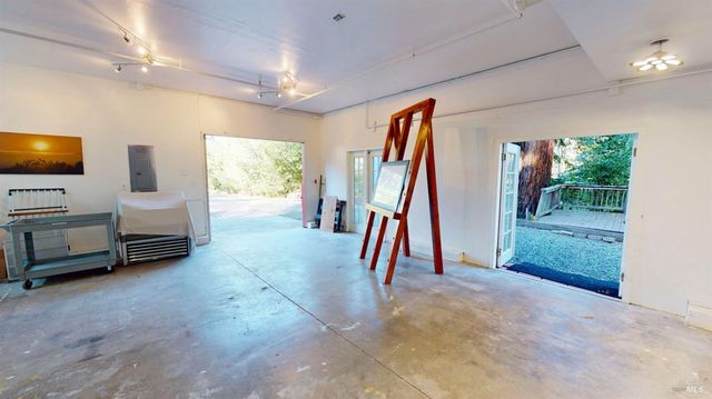 380-378 Bohemian Hwy, Freestone, CA 95472