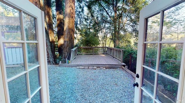 380-378 Bohemian Hwy, Freestone, CA 95472