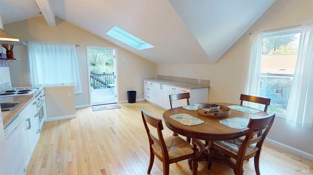 380-378 Bohemian Hwy, Freestone, CA 95472